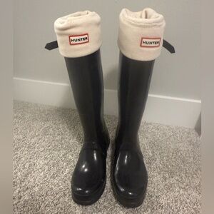 Tall Hunter Rain Boots with Socks size 9